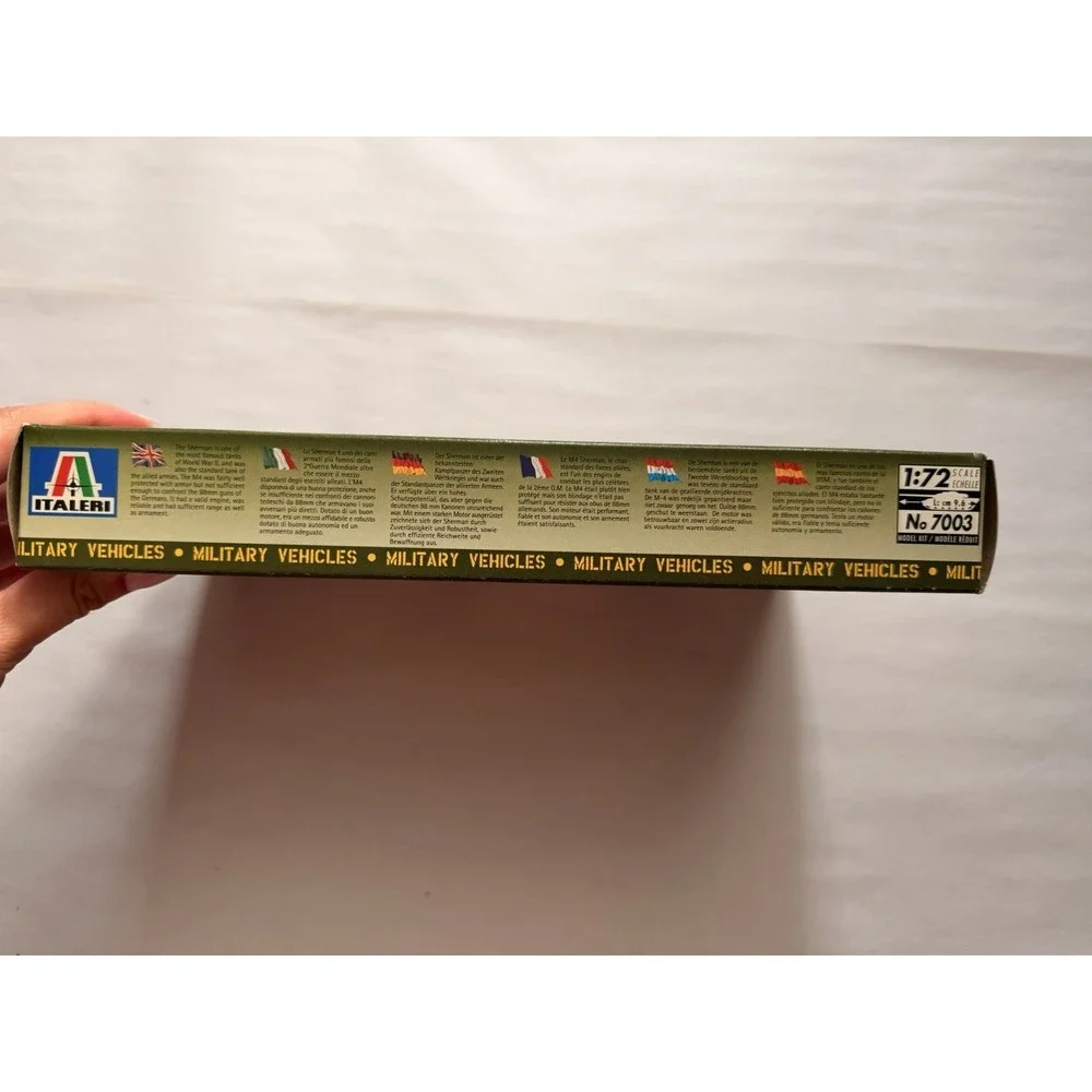 Italeri 7003 M4 Sherman Tank 1:72 Scale Military Model Kit Open Box Complete